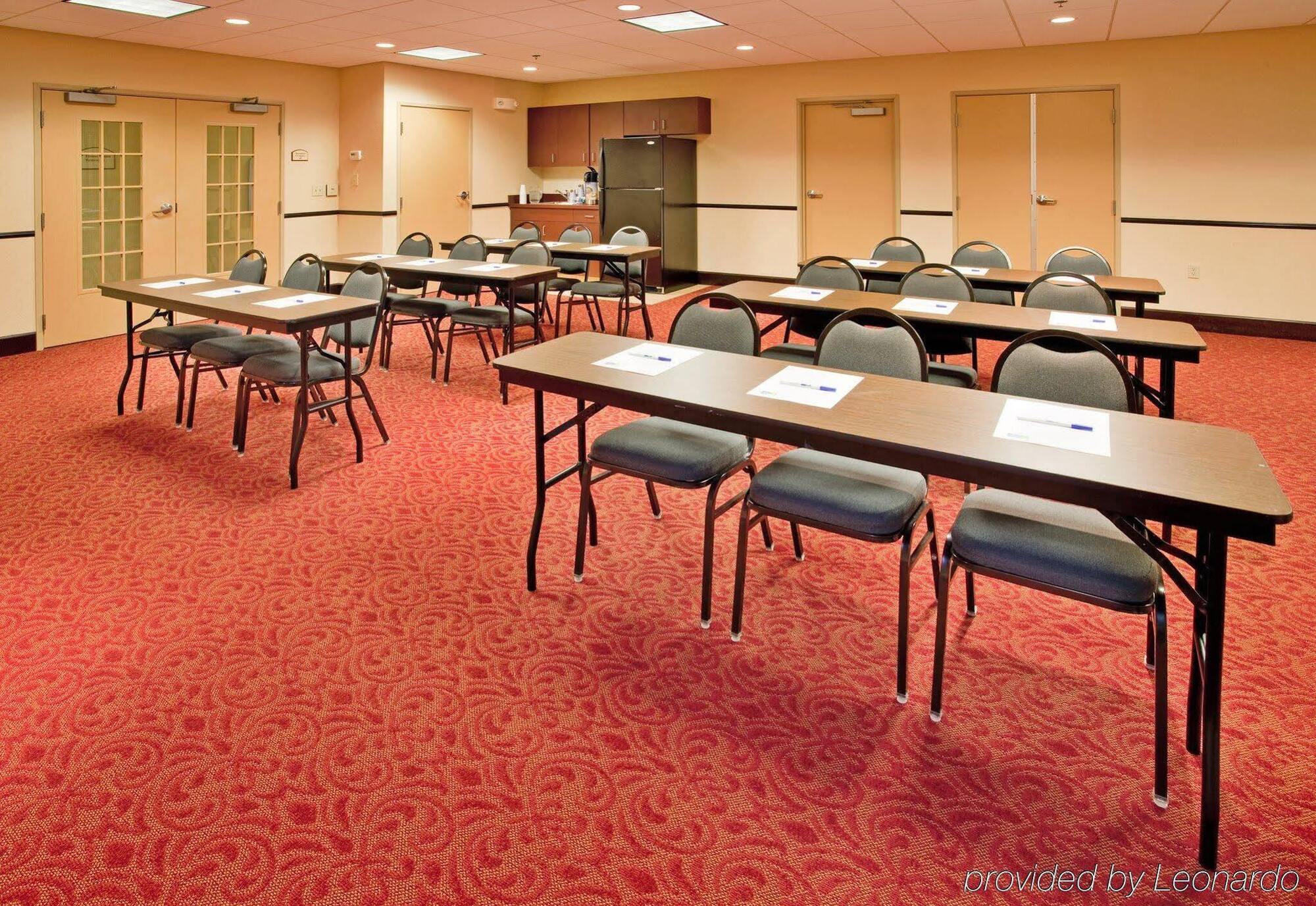 Holiday Inn Express & Suites East Wichita I-35 Andover By Ihg Екстер'єр фото